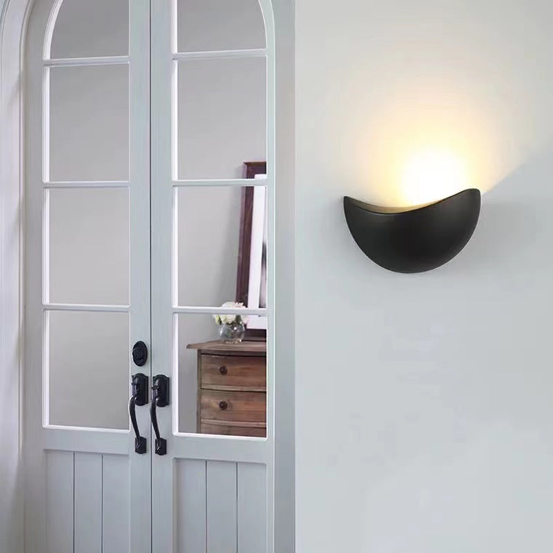 Modern Style Waveform Shape Wall Sconce Metal 1 Light Sconces for Outdoor