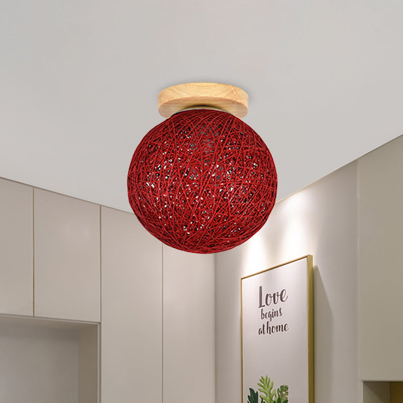 Lámpara de techo de pasillo de 1 cabezal tejida a mano de estilo moderno con pantalla esférica de ratán de 6"/8" de ancho en rojo/rosa