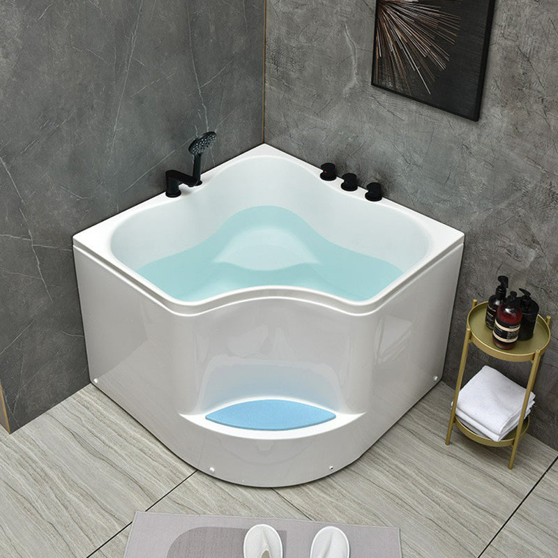 Modern Corner Soaking Bathtub White Acrylic Bathtub with Center-Front Drain