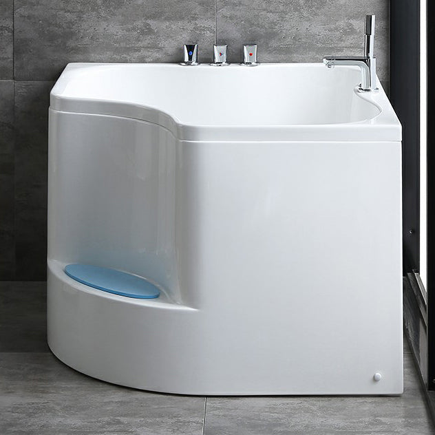Modern Corner Soaking Bathtub White Acrylic Bathtub with Center-Front Drain