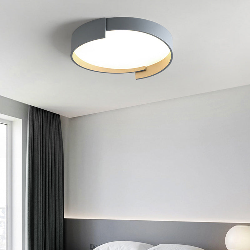 Modern LED Metal Flush Mount Circular Shape Ceiling Light with Acrylic Shade for Bedroom