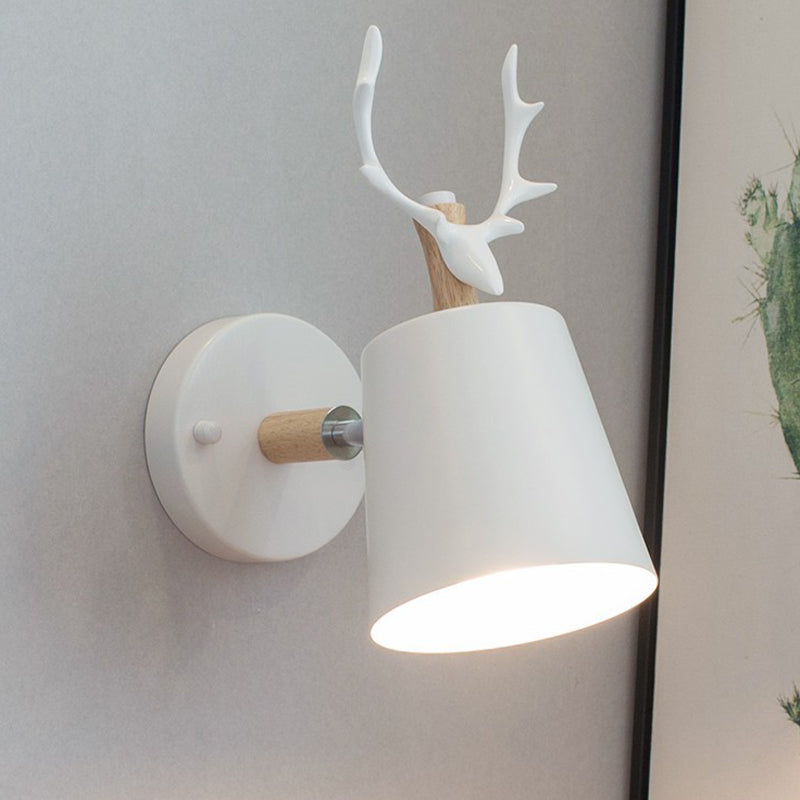 Modern Style Antlers Shape Wall Sconce Metal 1 Light Sconces for Bedroom