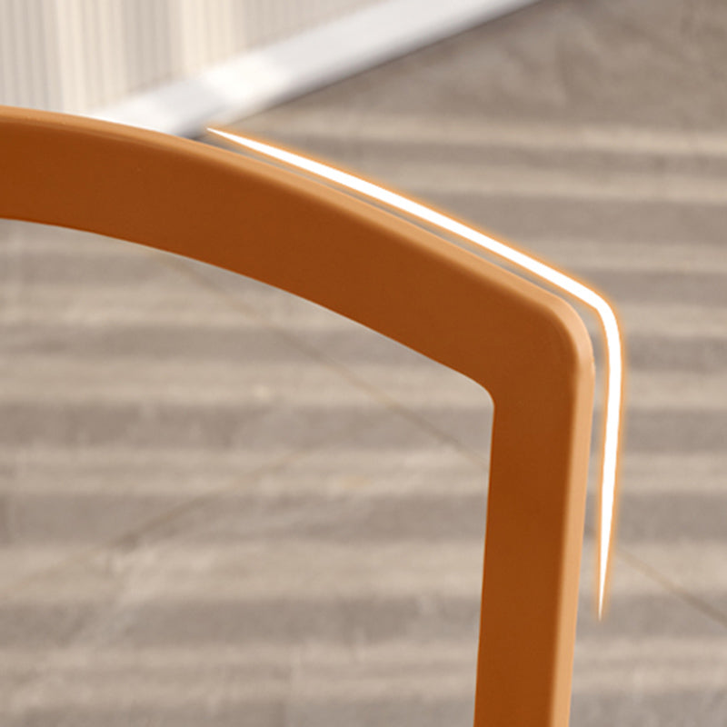 Contemporary Style Arm Chair Plastic Winsor Back Indoor Chair for Dining Room