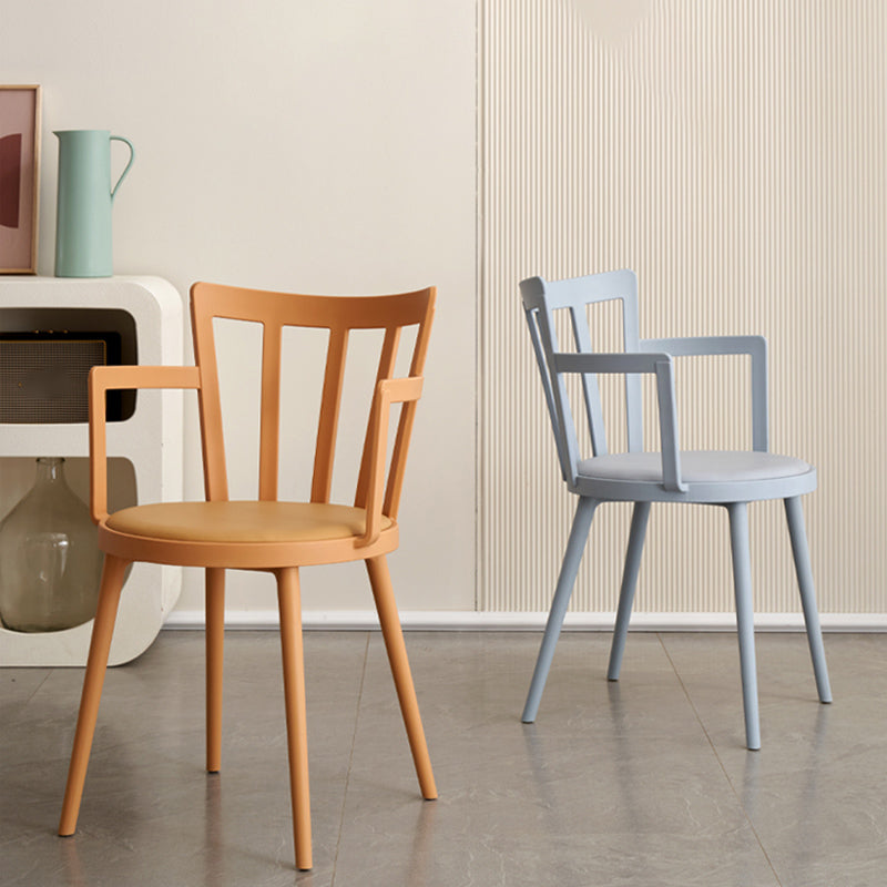Contemporary Style Arm Chair Plastic Winsor Back Indoor Chair for Dining Room