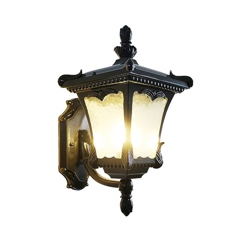 Lampada montata a parete nera in alluminio Quadrilateral a 1 luce della fattoria sconde con tonalità in vetro d'acqua