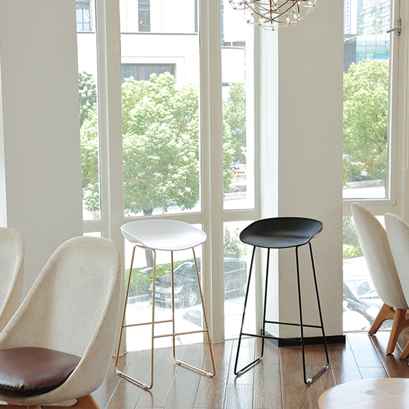 Contemporary Plastic Armless Bar Stool Low Back Bar Height Stool with Metal Frame