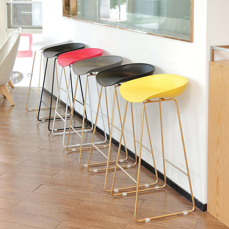 Contemporary Plastic Armless Bar Stool Low Back Bar Height Stool with Metal Frame