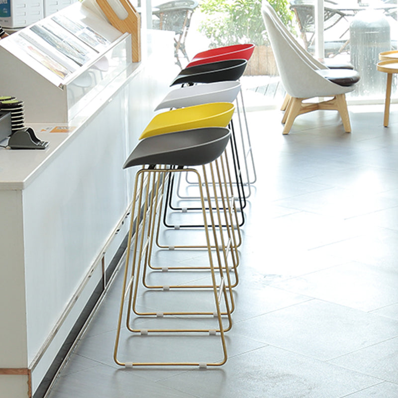 Contemporary Plastic Armless Bar Stool Low Back Bar Height Stool with Metal Frame