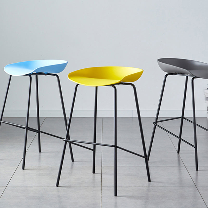 Contemporary Low Back Armless Bar Stool Plastic Bar Stool with Metal Legs