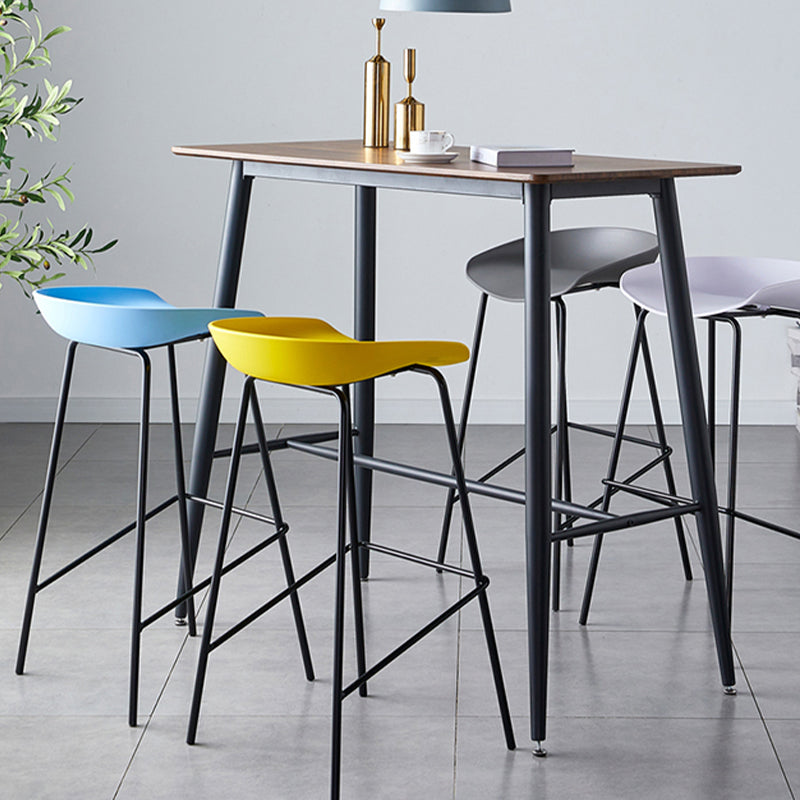 Contemporary Low Back Armless Bar Stool Plastic Bar Stool with Metal Legs