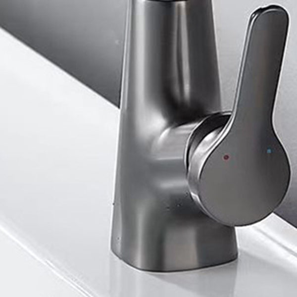 Modern Faucet 1-Handle and 1-Hole Copper with Pull out Sprayer Faucet