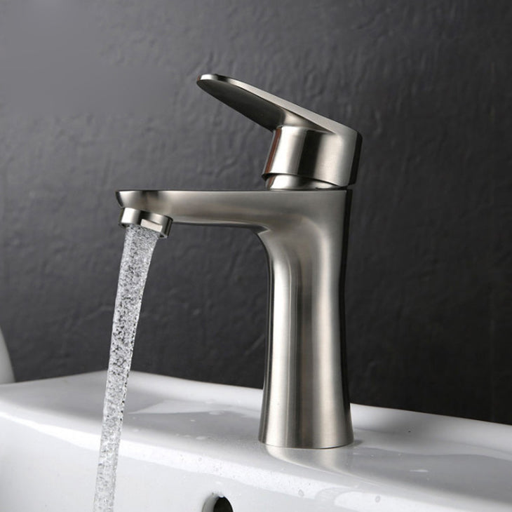 Contemporary Single Handle Kitchen Faucet Low Profile Faucet in Chrome