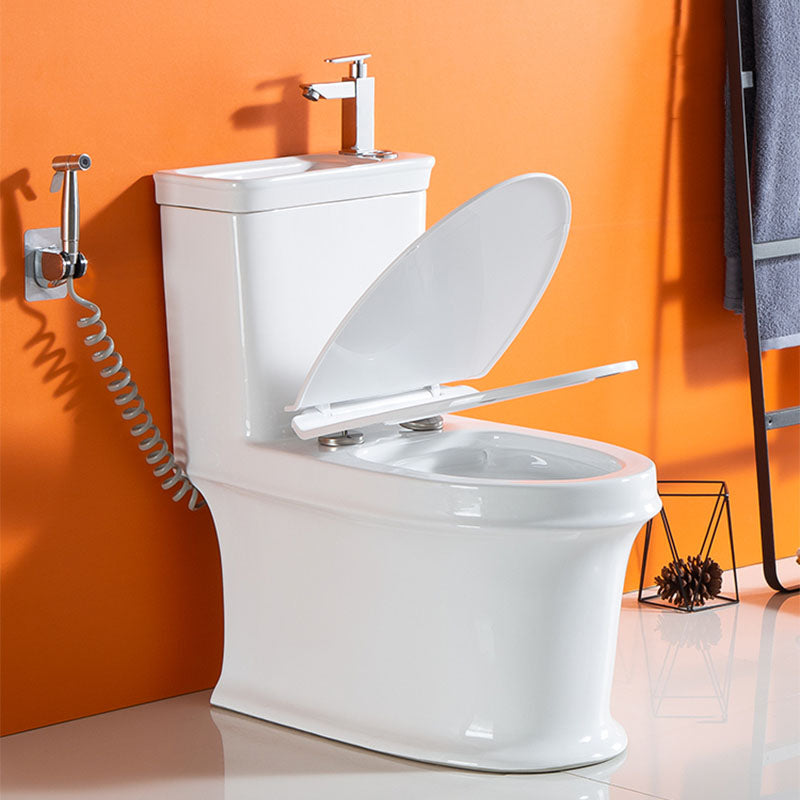 Siphon Jet Flush Toilet Modern One-Piece Toilet with Slow Close Seat