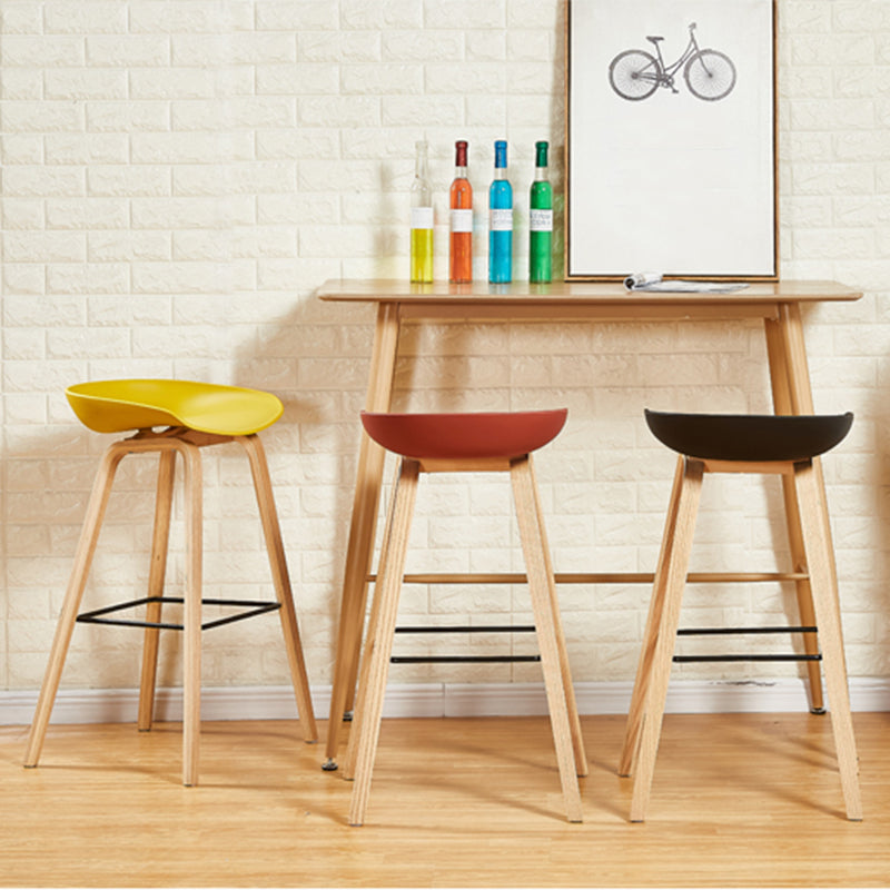 Nordic Backrest Armless Counter High Stool Plastic Cafe Bar Chair with Wooden Base