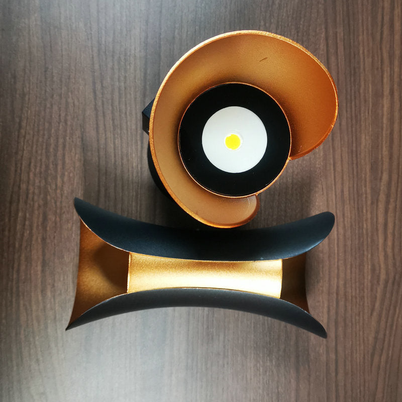Curl Shape Wall Light Modern Style Metal 1 Light Wall Lamp in Black/White