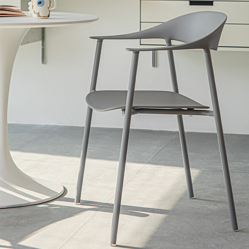 Modern Indoor-Outdoor Dining Arm Chair Plastic Arm Chair with Metal Legs