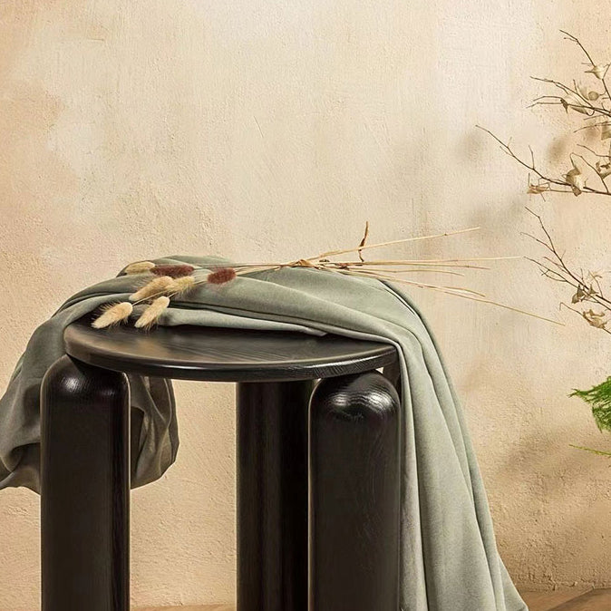 Nordic Side Table Round Solid Wooden End Table with Three Legs