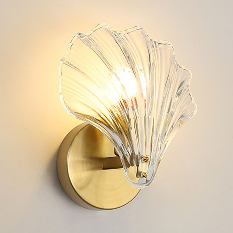 Shell Glass Shade 1 - Light Wall Sconce Metal Wall Armed Light in Clear and Gold