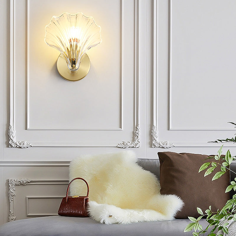 Shell Glass Shade 1 - Light Wall Sconce Metal Wall Armed Light in Clear and Gold