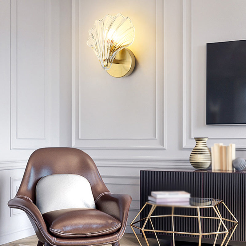 Shell Glass Shade 1 - Light Wall Sconce Metal Wall Armed Light in Clear and Gold