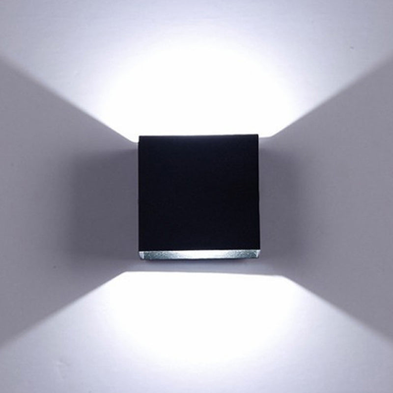 Square Shape Wall Lighting Modern Style Metal 2 Lights Sconce in Black/White