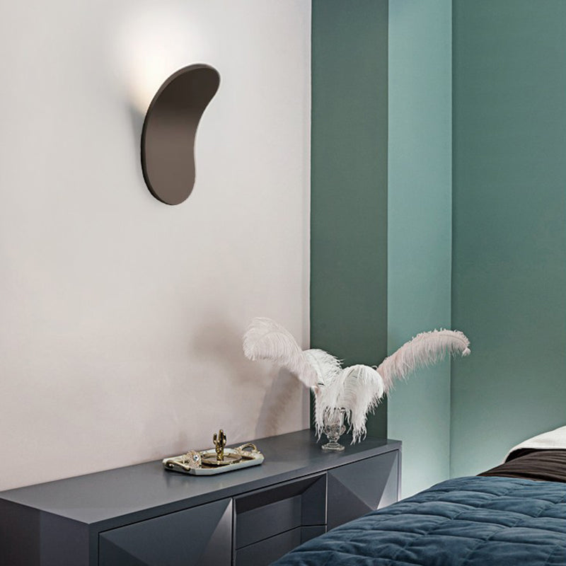 Modern LED Wall Sconce Geometric Shape Wall Light with Metal Shade for Living Room