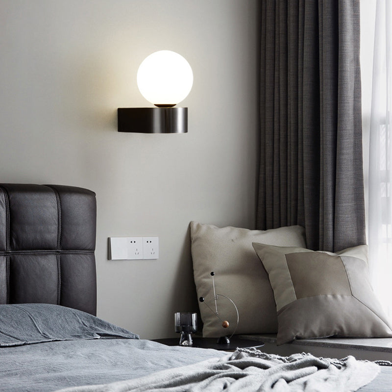 Metal Globe Sconce Light Modern 1-Light Sconce Light Fixture for Bedroom