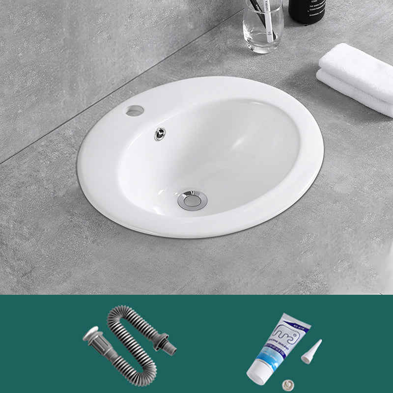 Traditional Wash Stand Oval Shape Porcelain with Pop-Up Drain Vessel Bathroom Sink