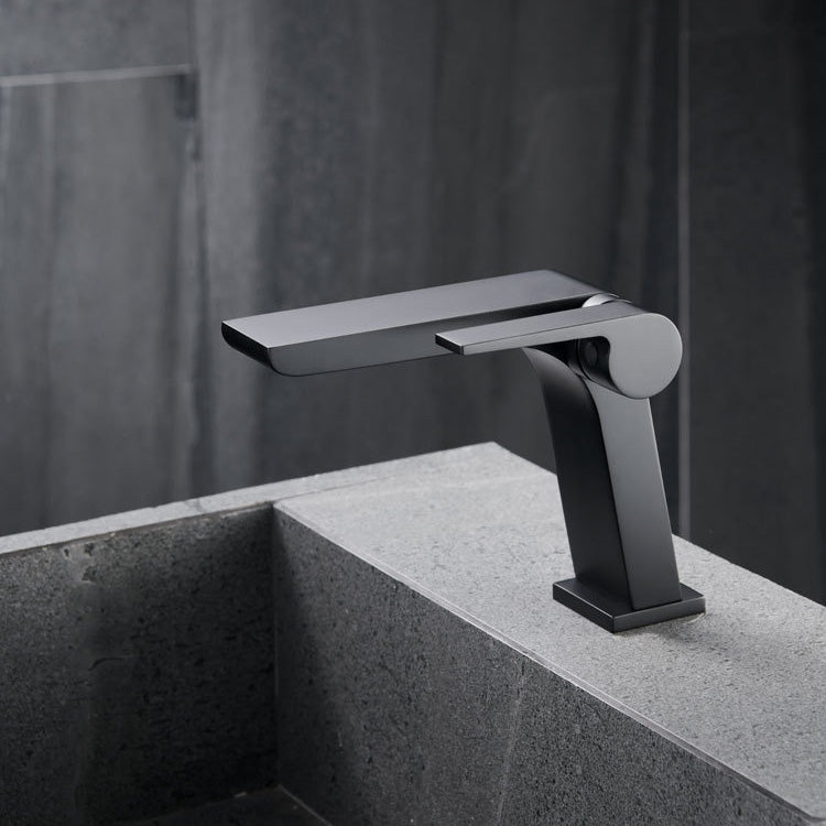 Glam Copper Vessel Faucet Single-handle Low Arc Vessel Faucet for Bathroom