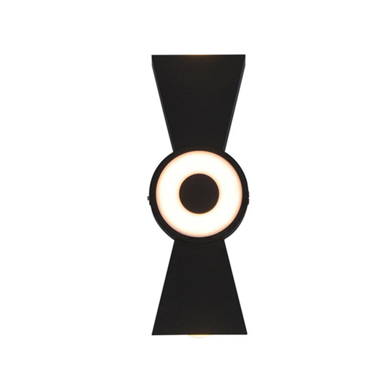 Contemporary Wall Light in Black / White Aluminum Wall Mount