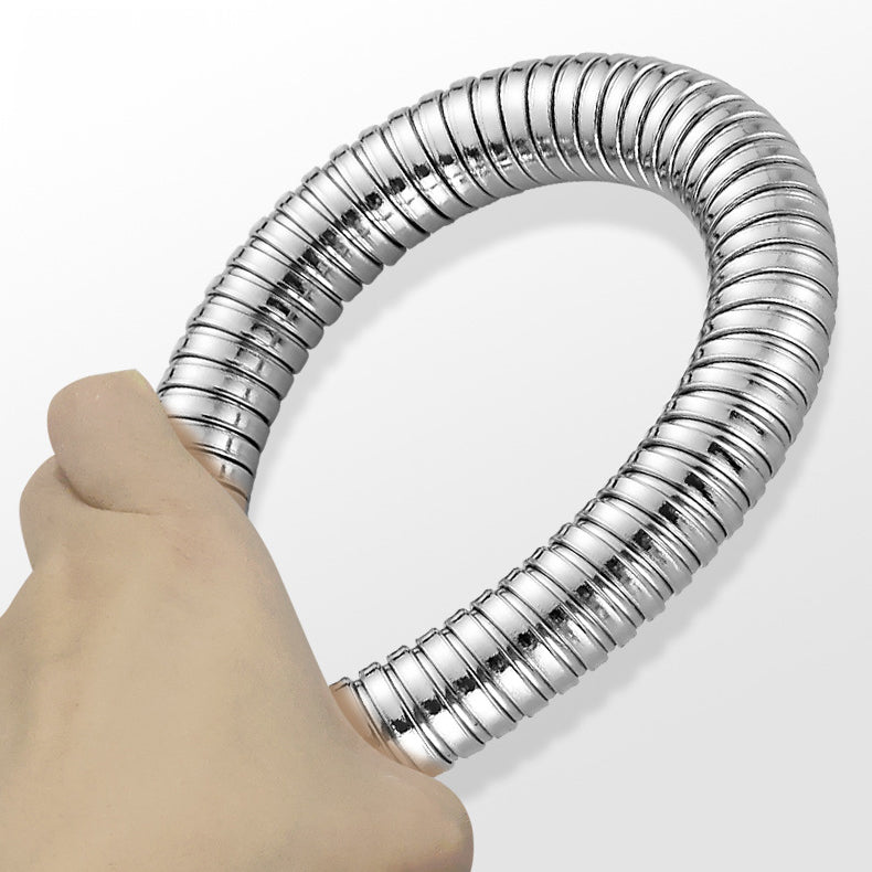 Contemporary Single Handle Kitchen Faucet Pull-down Wall-mounted Faucet in Chrome