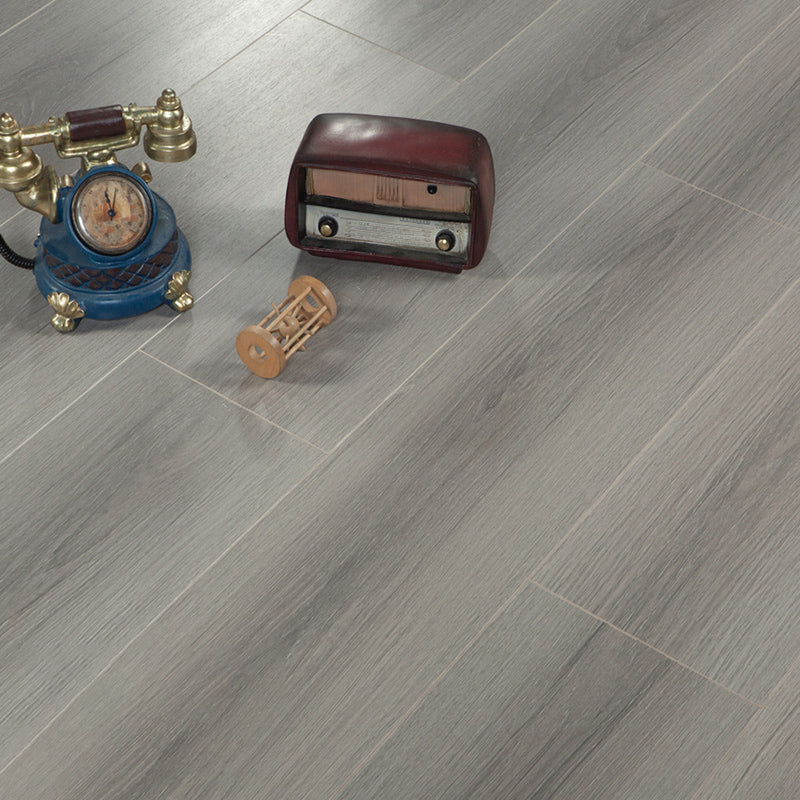 Pine Slip Resistant Laminate Plank Flooring Modern Laminate Floor