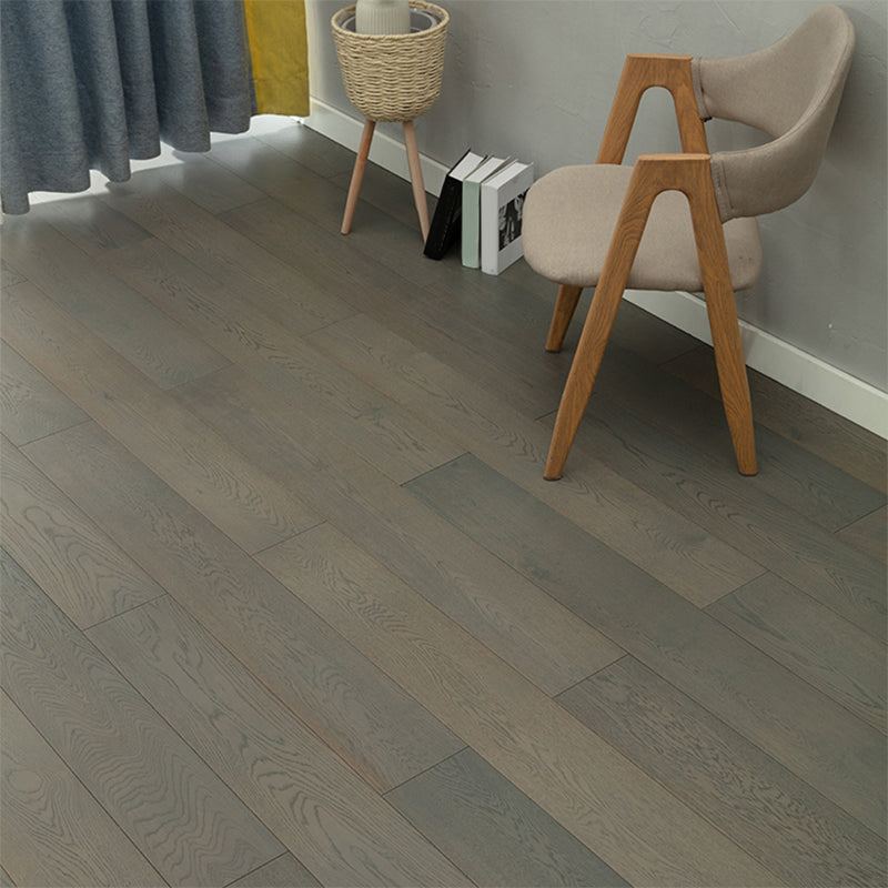 Modern Medium Laminate Flooring Natural Oak Laminate Plank Flooring