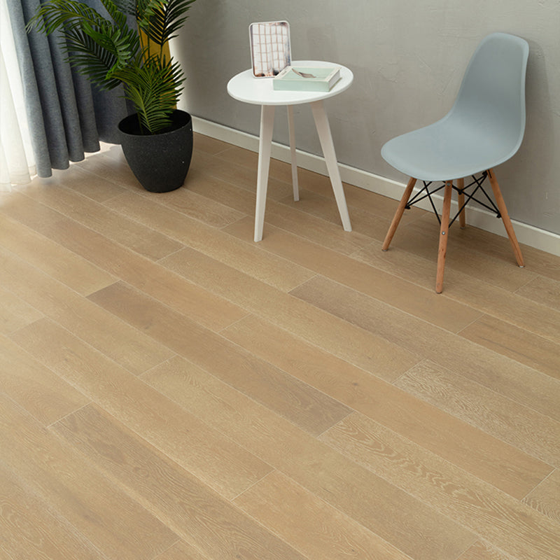 Modern Medium Laminate Flooring Natural Oak Laminate Plank Flooring