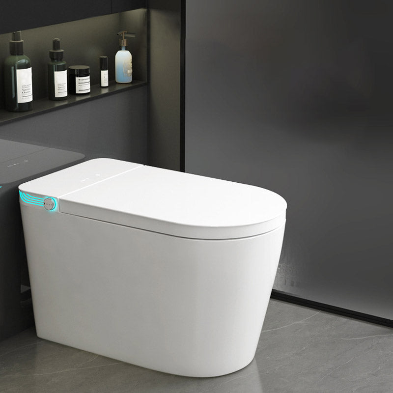 Modern White Skirted Toilet Bowl Siphon Jet Toilet with Seat for Bathroom