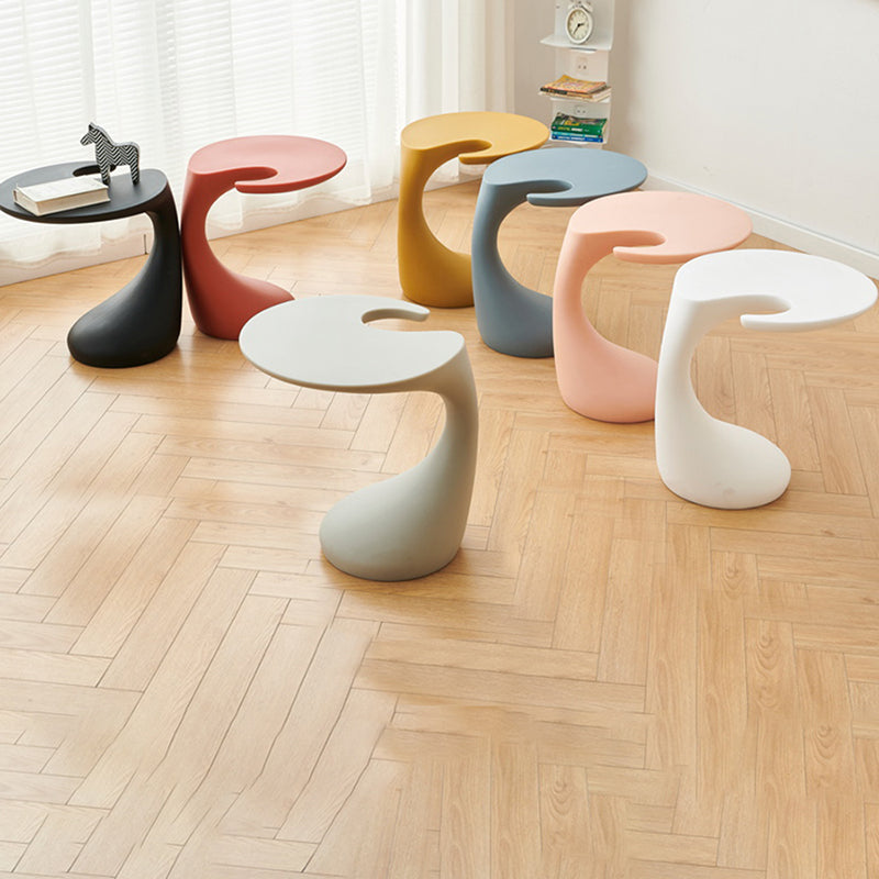 Modern Naturally Shaped End Table Plastic Table for Living Room