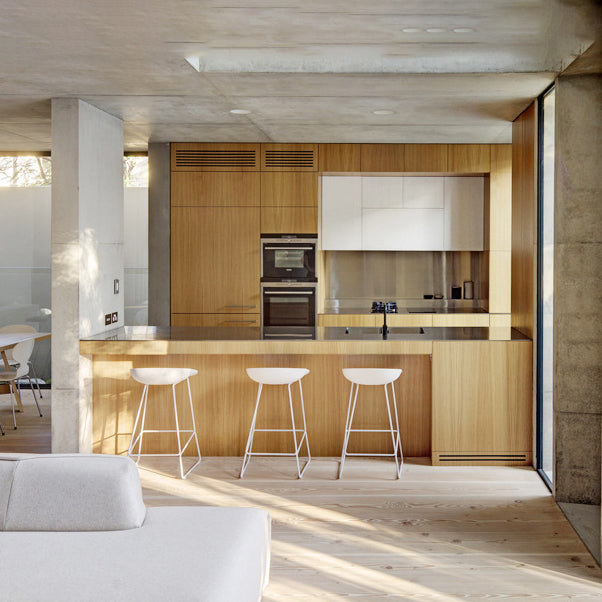 Plastic Barstool Industrial Armless Bar Stool with Metal Legs