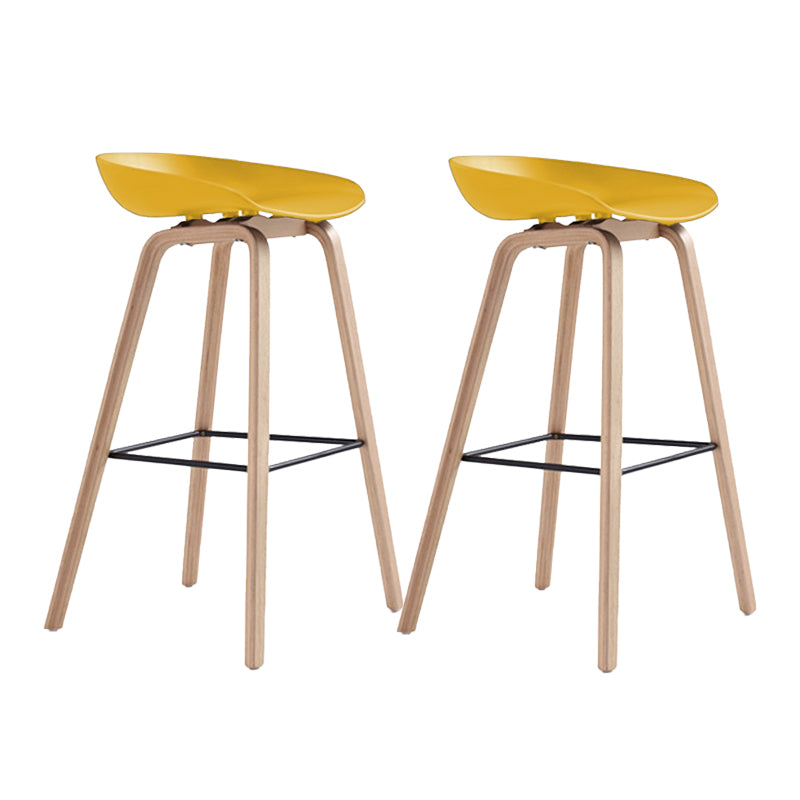 Indoor Plastic Bucket Seat Scandinavian Armless Bar Height Stool with Wood Legs