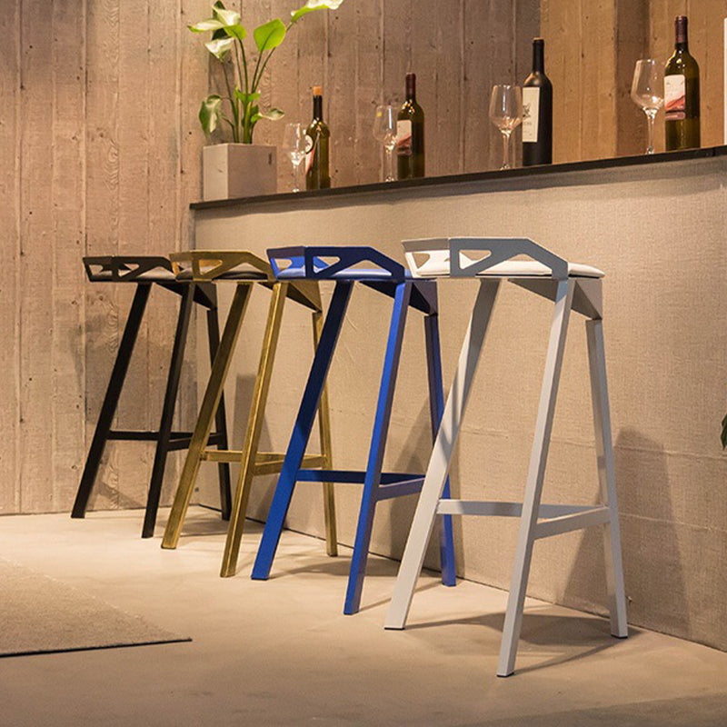 Modern Armless Backrest Counter Stool Iron Bar Stool with Cushion and Pedal for Bar