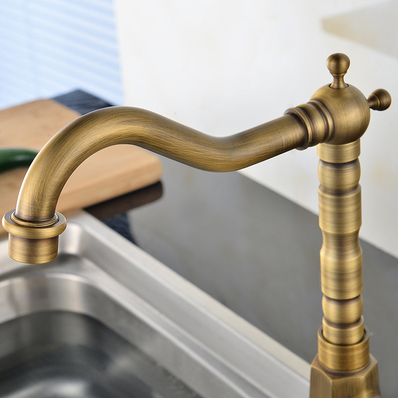 Traditional Bar Faucet with Brass Sprayer 1-Handle Kitchen Faucet