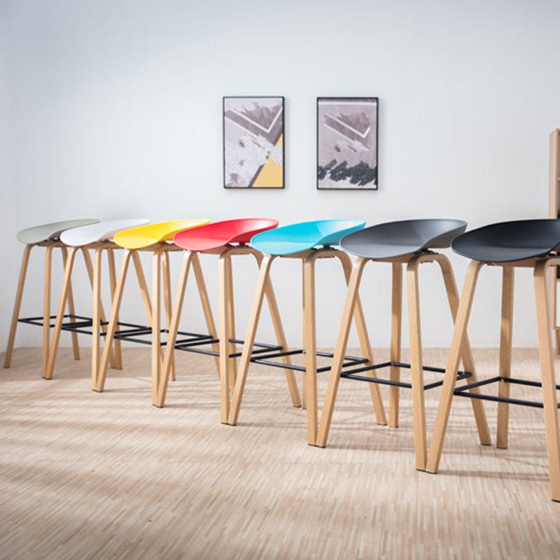 Industrial Armless Backrest Counter Stool Iron Bar Stool with Acrylic Seat for Cafe