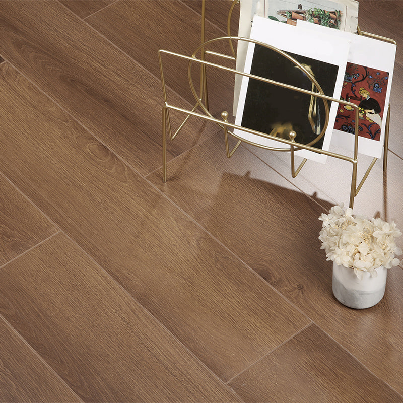 Modern Laminate Flooring Wood Click-Lock Scratch Resistant Laminate Floor