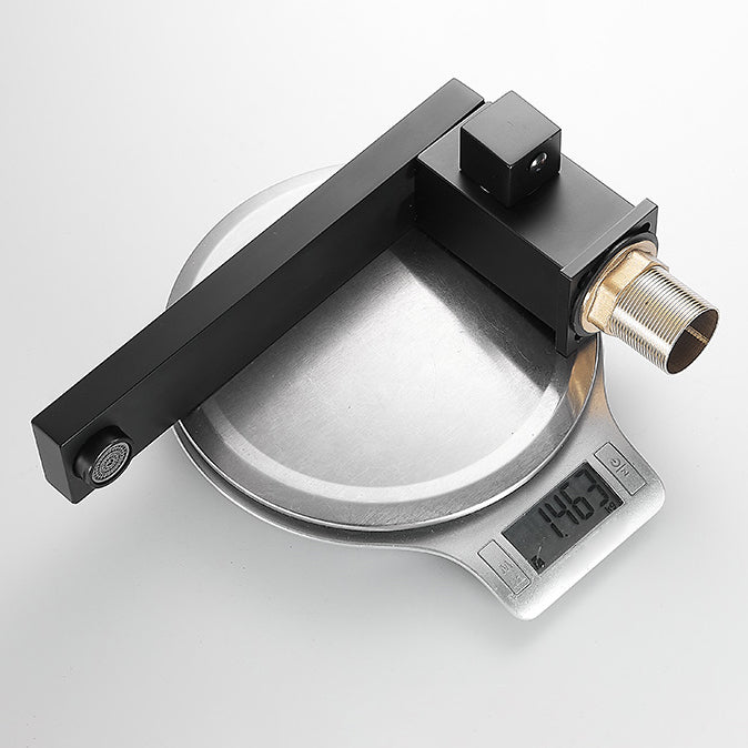 Modern Deck Mounted Metal Freestanding Tub Filler Low Arc Freestanding Faucet with Hose