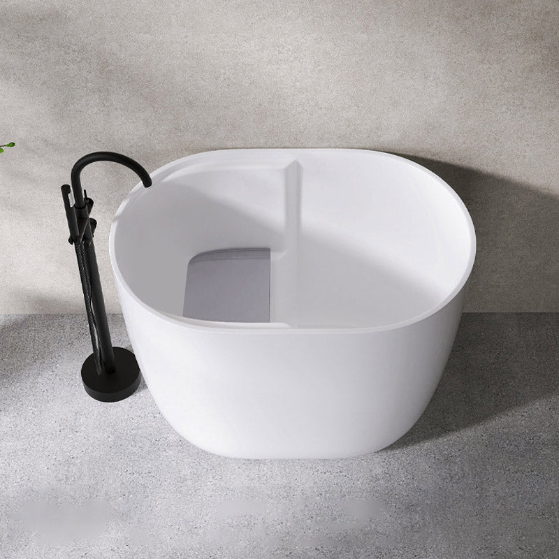Modern Style Freestanding Bath Tub Oval Acrylic Soaking Bathtub in White