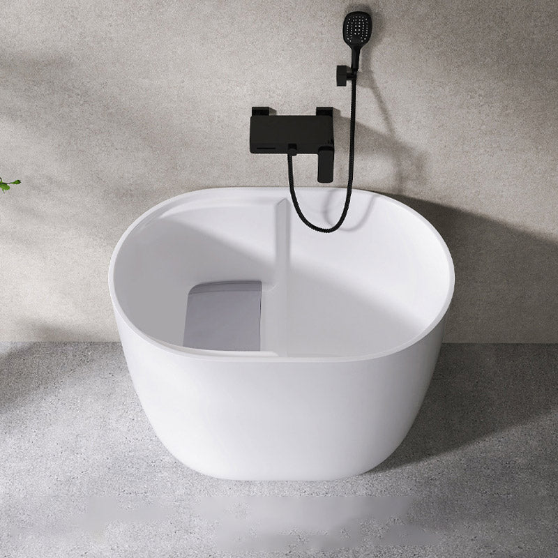 Modern Style Freestanding Bath Tub Oval Acrylic Soaking Bathtub in White