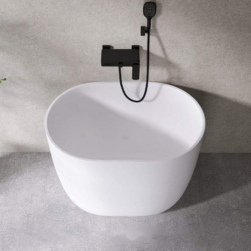 Modern Style Freestanding Bath Tub Oval Acrylic Soaking Bathtub in White