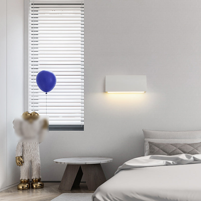 Single Modern Black/White Wall Mounted Sconce Metal LED Wall Light