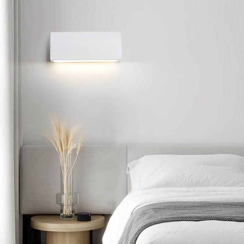 Single Modern Black/White Wall Mounted Sconce Metal LED Wall Light