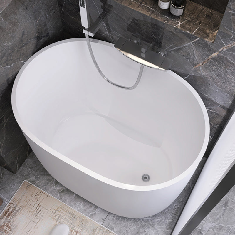 Modern Style Freestanding Bath Tub Acrylic Oval Bathtub in White