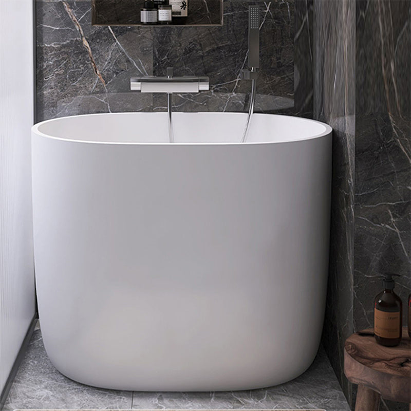 Modern Style Freestanding Bath Tub Acrylic Oval Bathtub in White